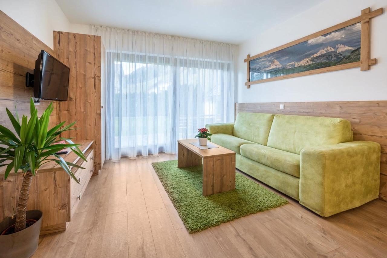 Haus Zur Vogelweide App 1 Lägenhet Toblach Exteriör bild
