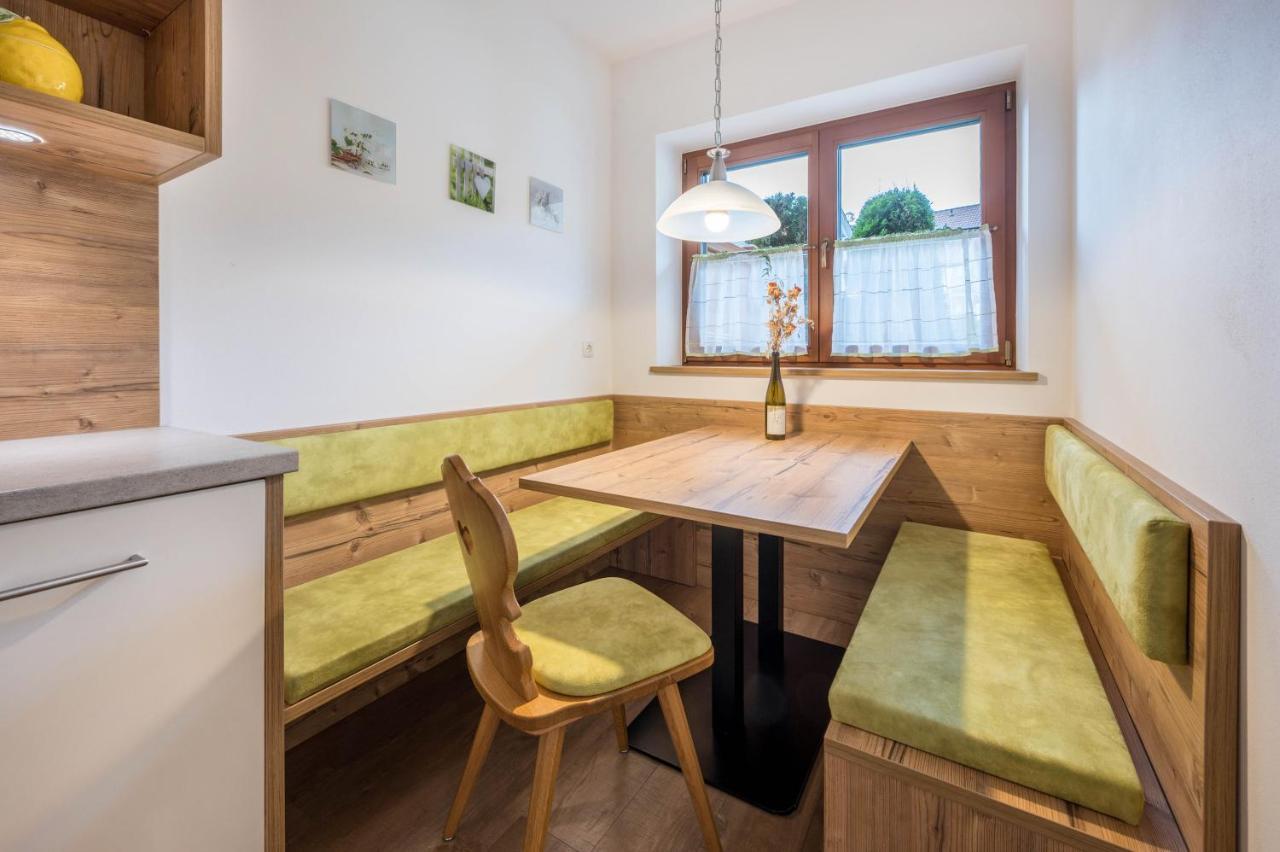 Haus Zur Vogelweide App 1 Lägenhet Toblach Exteriör bild