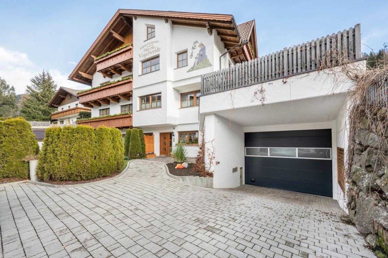 Haus Zur Vogelweide App 1 Lägenhet Toblach Exteriör bild