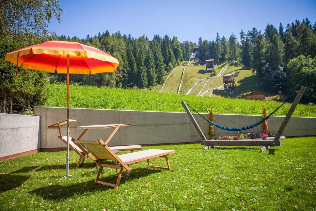 Haus Zur Vogelweide App 1 Lägenhet Toblach Exteriör bild