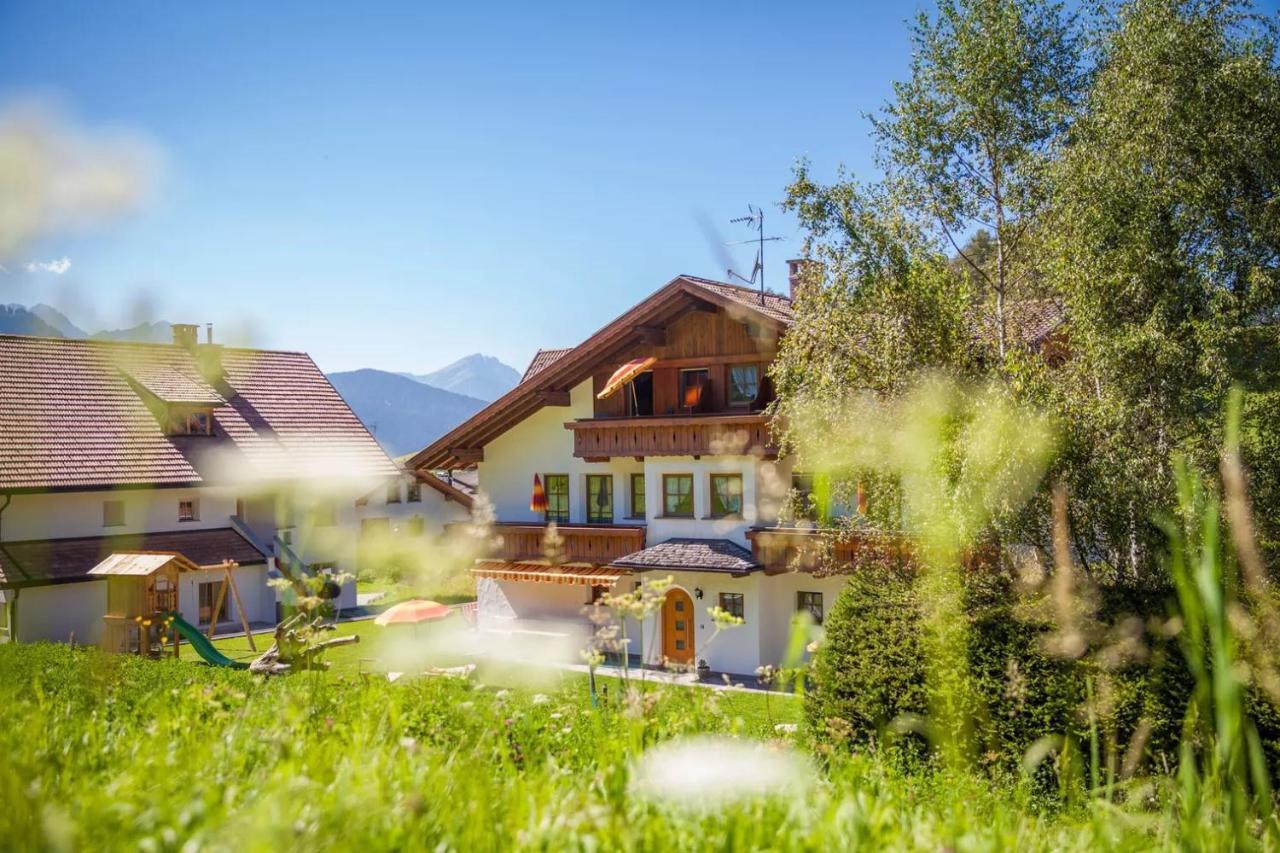 Haus Zur Vogelweide App 1 Lägenhet Toblach Exteriör bild