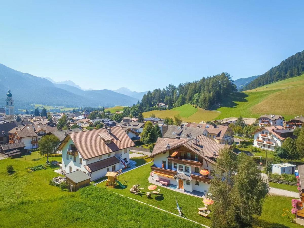 Haus Zur Vogelweide App 1 Lägenhet Toblach Exteriör bild